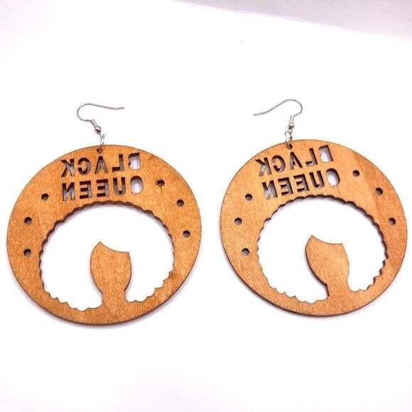 Wooden Black Queen Disk Earrings - Picture 5 of 5